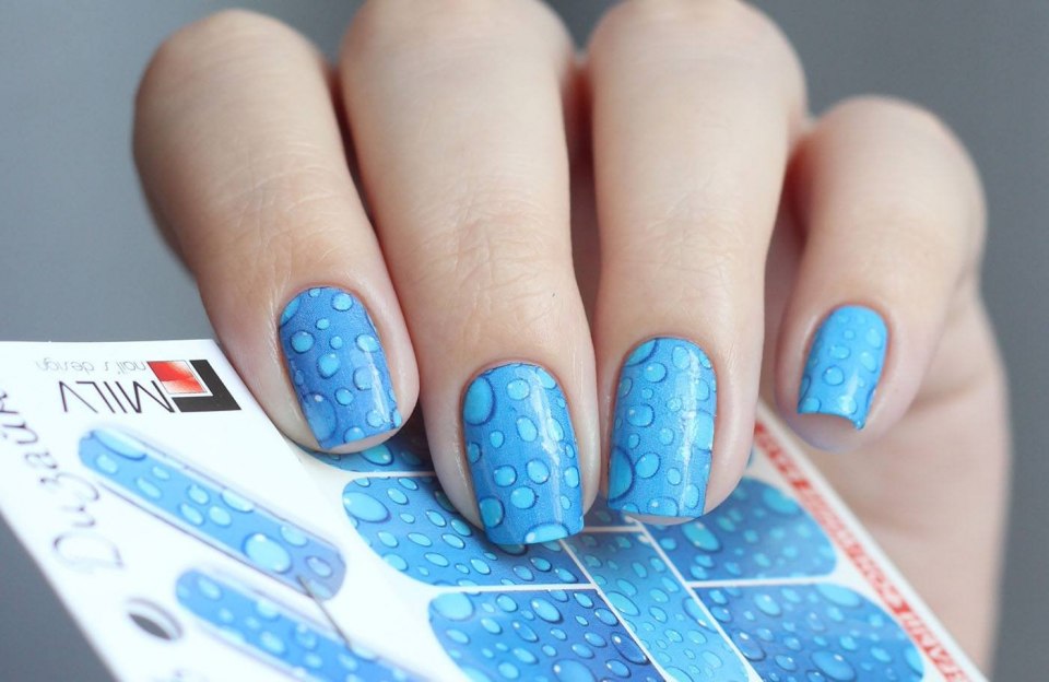 Модный маникюр капельки