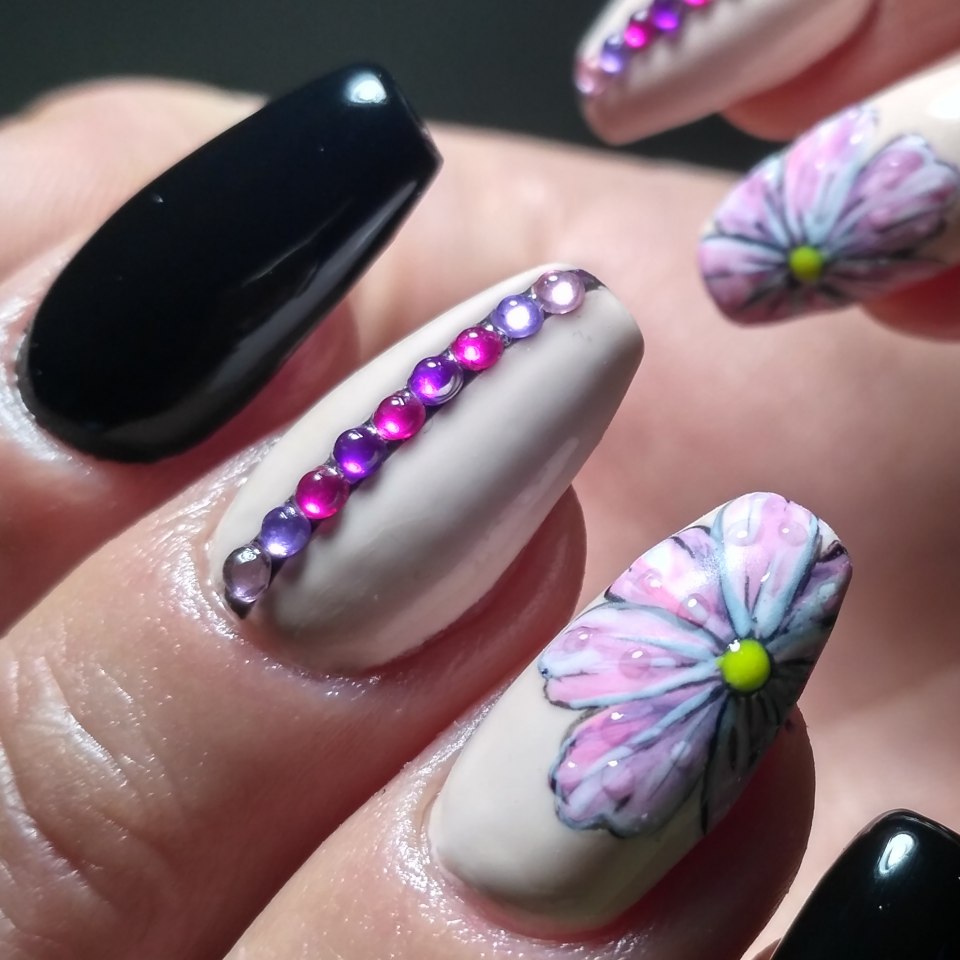 Маникюр 2021 черный кошачий глаз