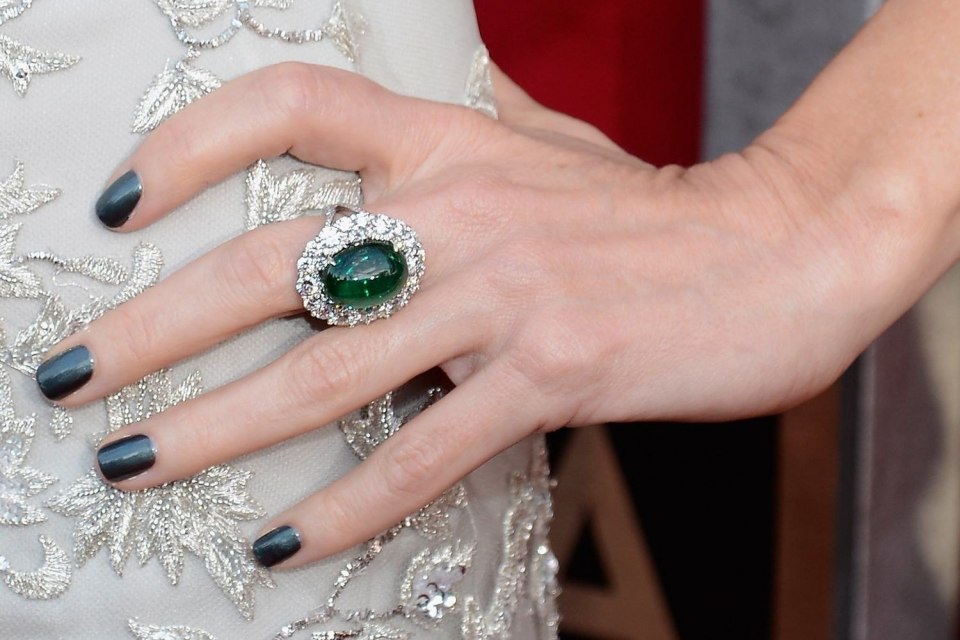 Ногти к Серебряному платью