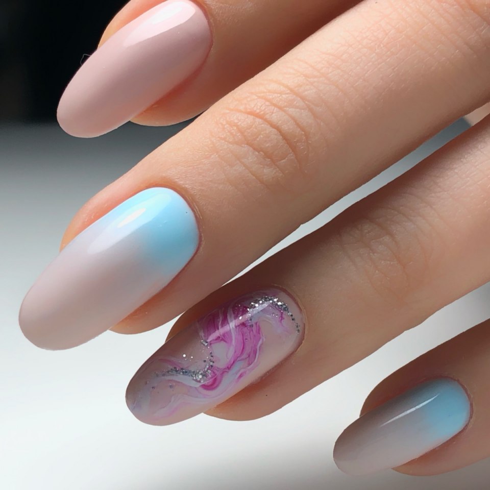 Градиентный маникюр 2021