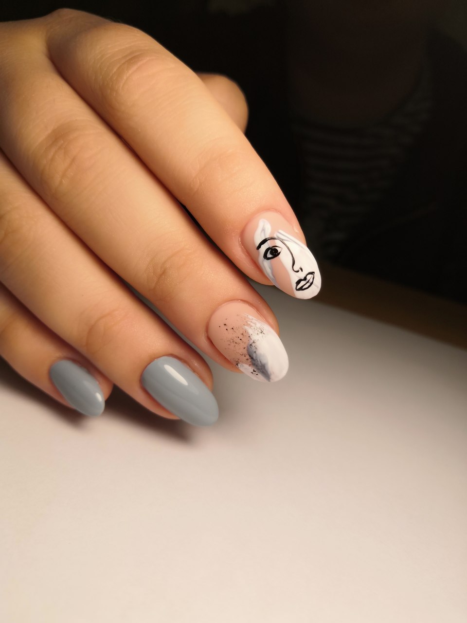 Контрастный маникюр 2021