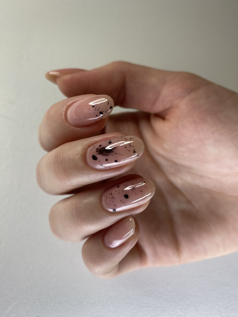 Ногти нюдовый