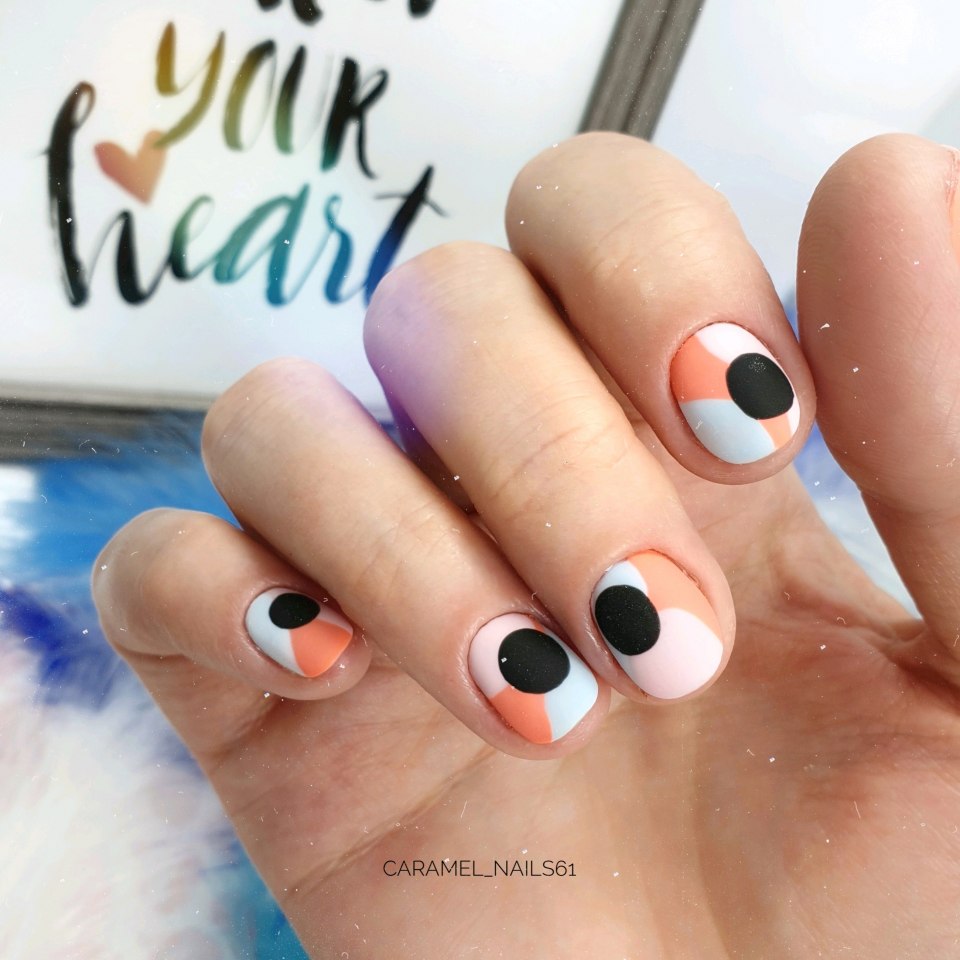 Геометрия на ногтях