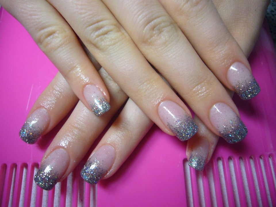 Миндальный френч с блестками