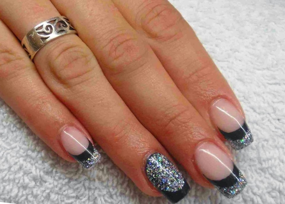 Чёрный френч с блёстками