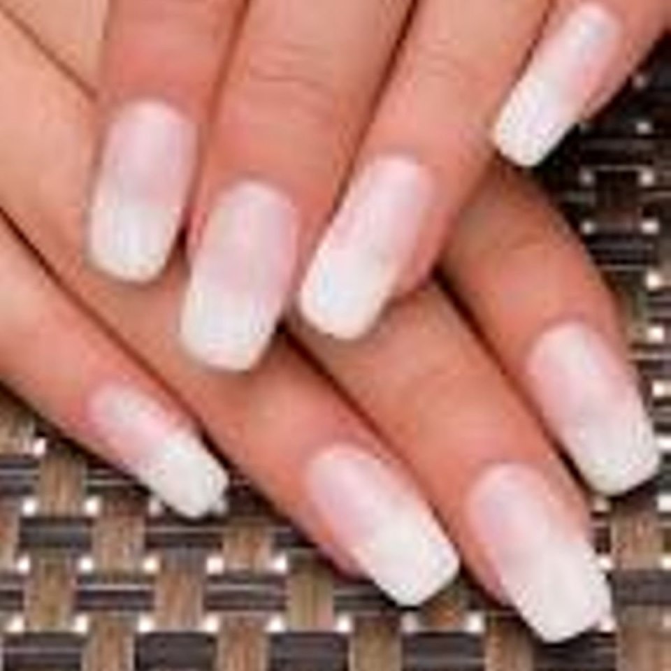 Американский френч маникюр