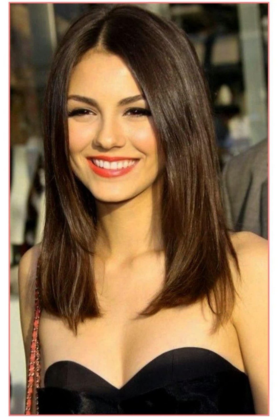 Стрижки на средние волосы с челкой набок