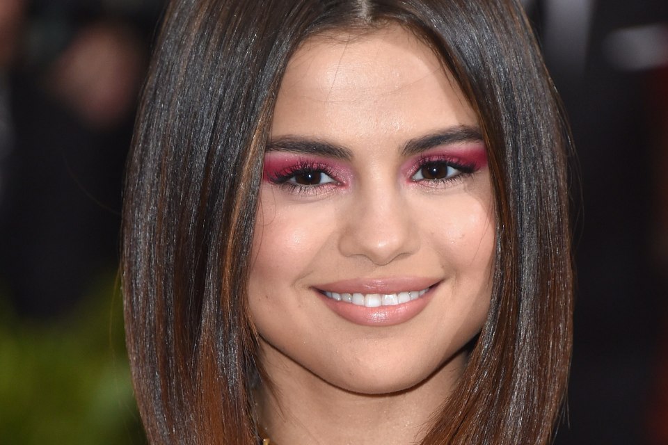 Удлинённый Боб с косым пробором