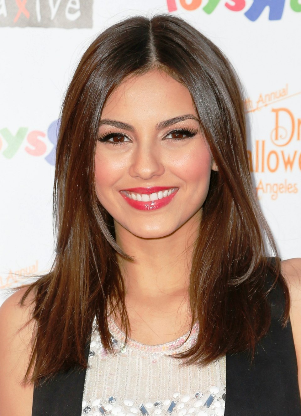 Стрижка Боб и Боб каре на средние волосы