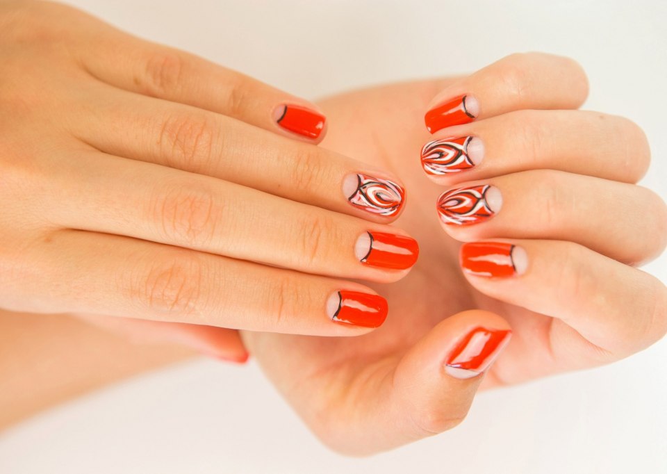 Оранжевый осенний маникюр