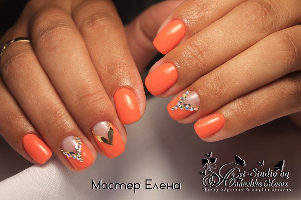 Французский маникюр оранжевый