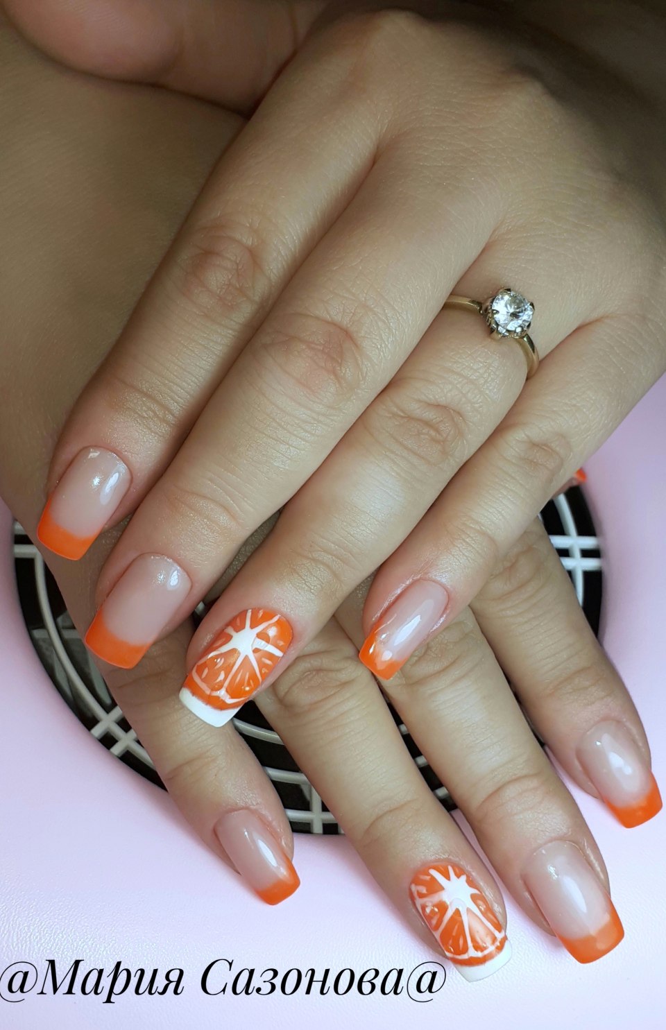 Маникюр оранжевый френч