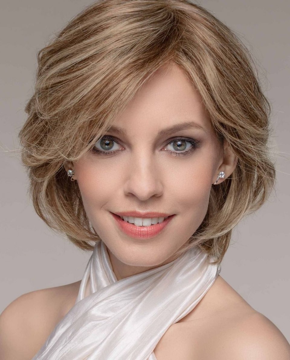 Пепельный блонд на короткие волосы