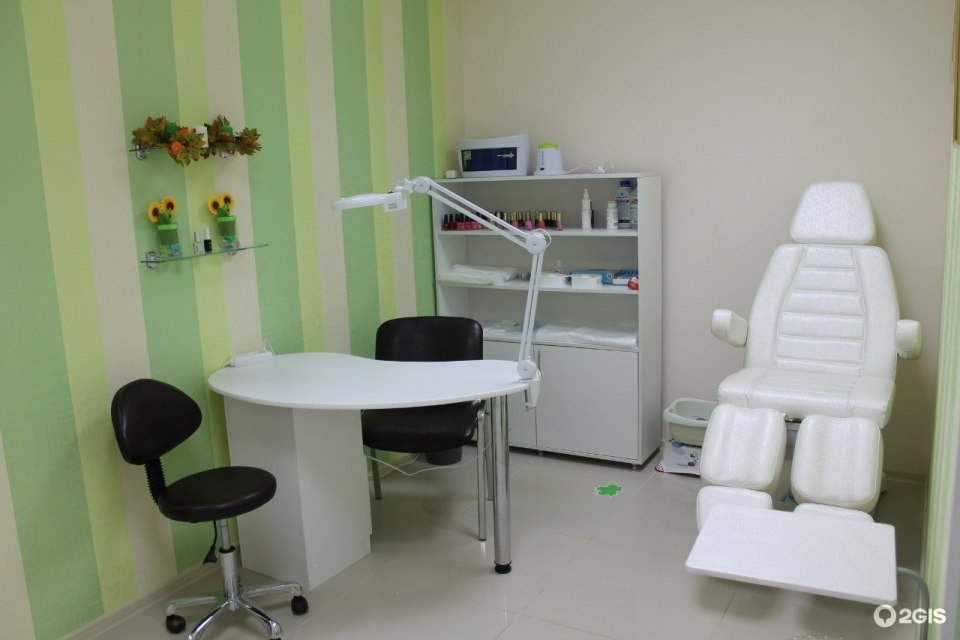 Осенние цвета для маникюра