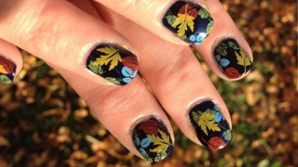 Осенний глянцевый маникюр