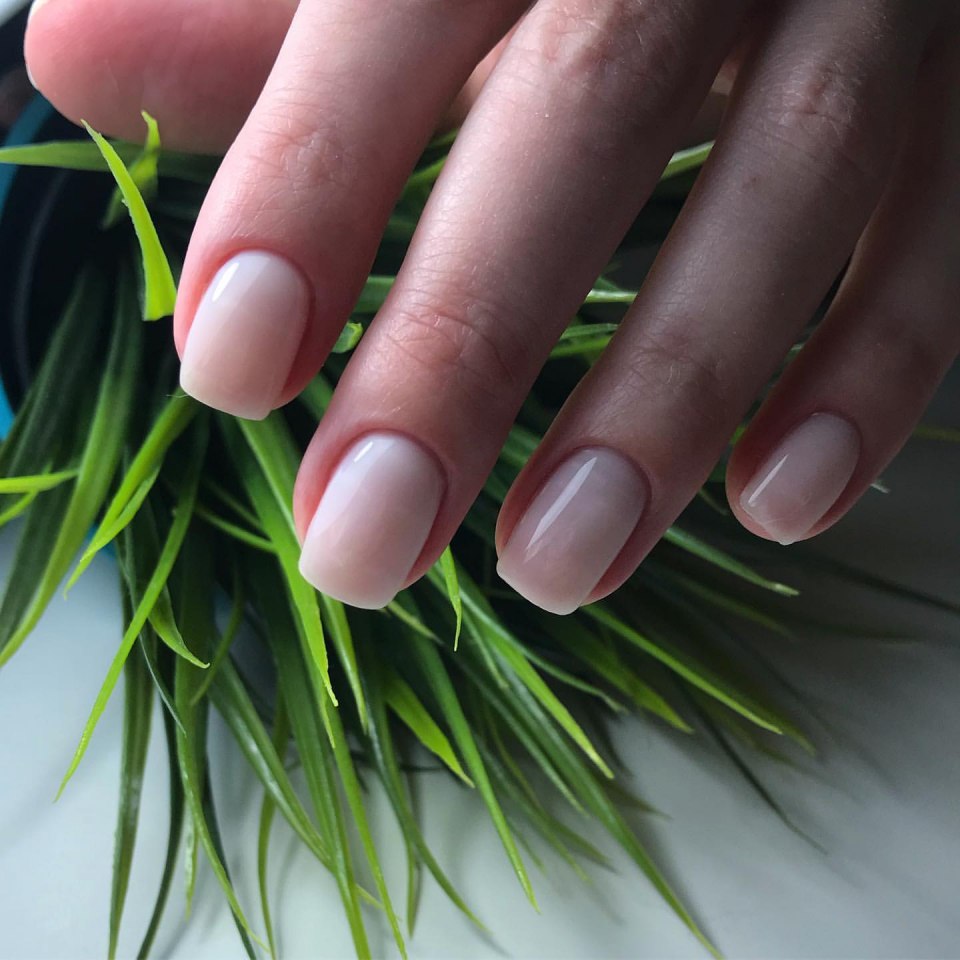 Женские пальцы