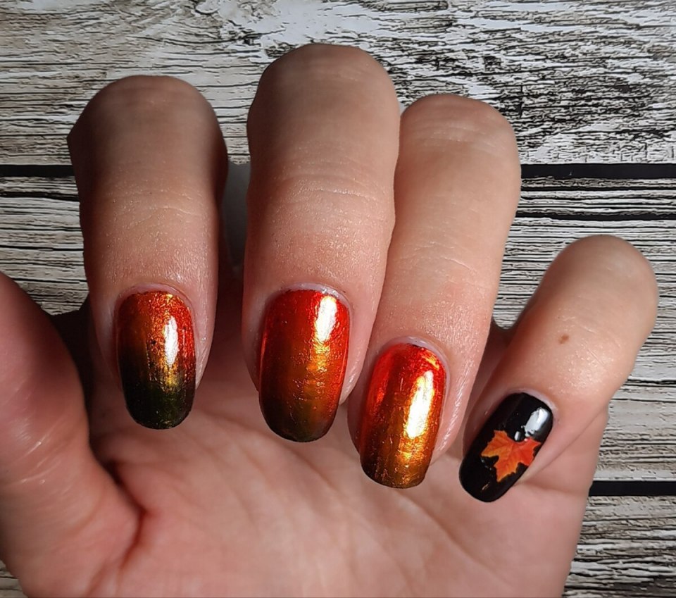 Маникюр на очень короткие ногти матовый