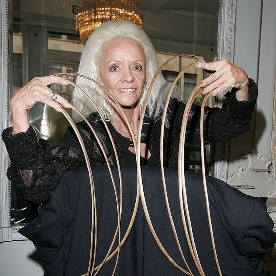 Самые длинные ногти в мире рекорд Гиннеса