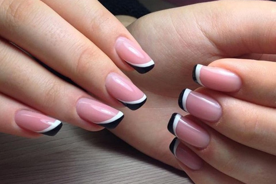 Необычный френч на квадратных ногтях