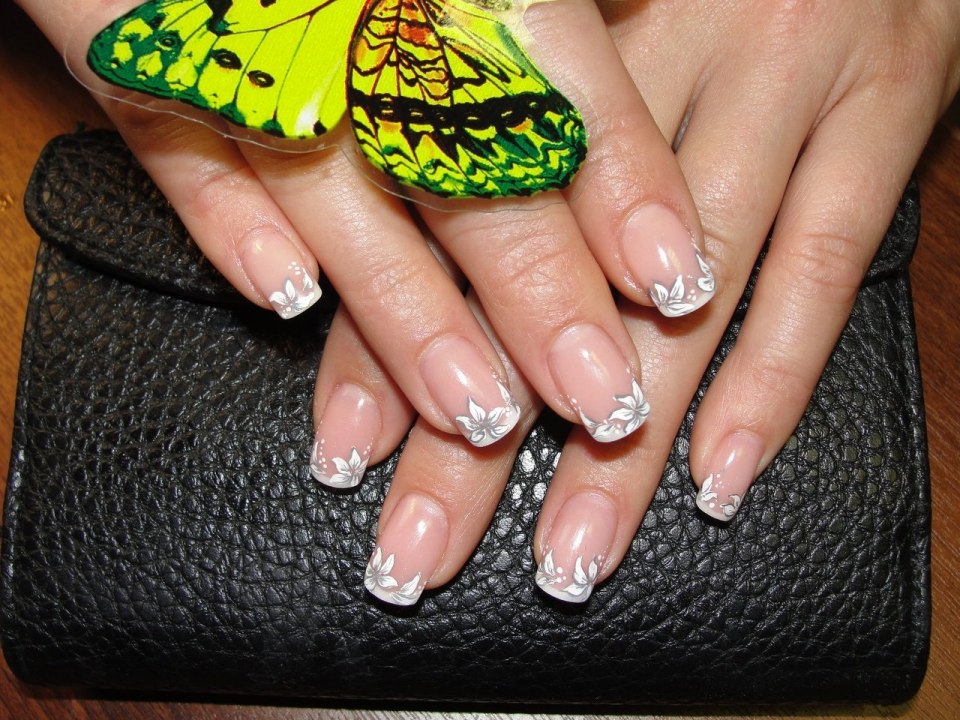 Рисунки на ногтях