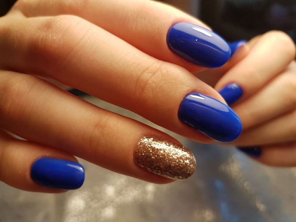 Двухцветный маникюр