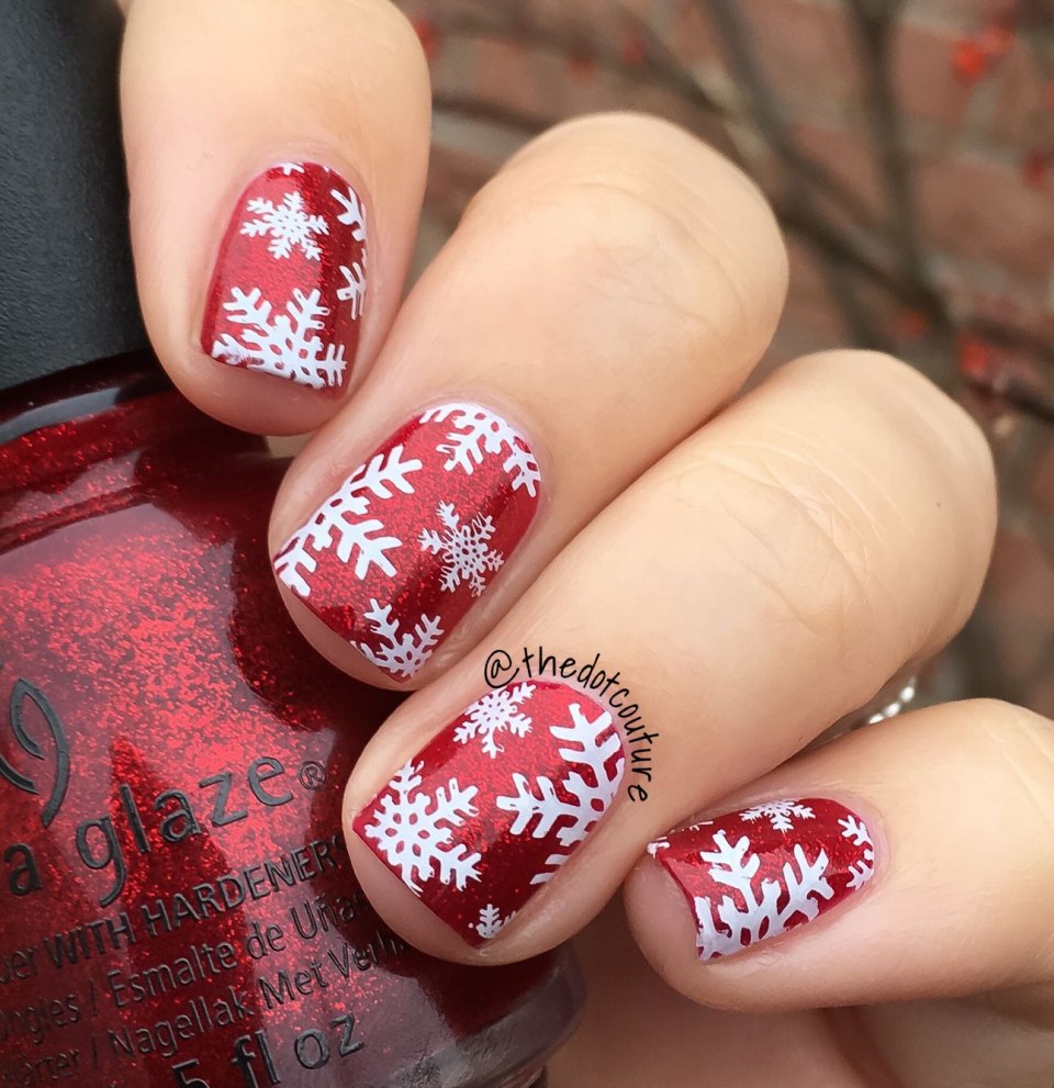 Снежинки на ногтях