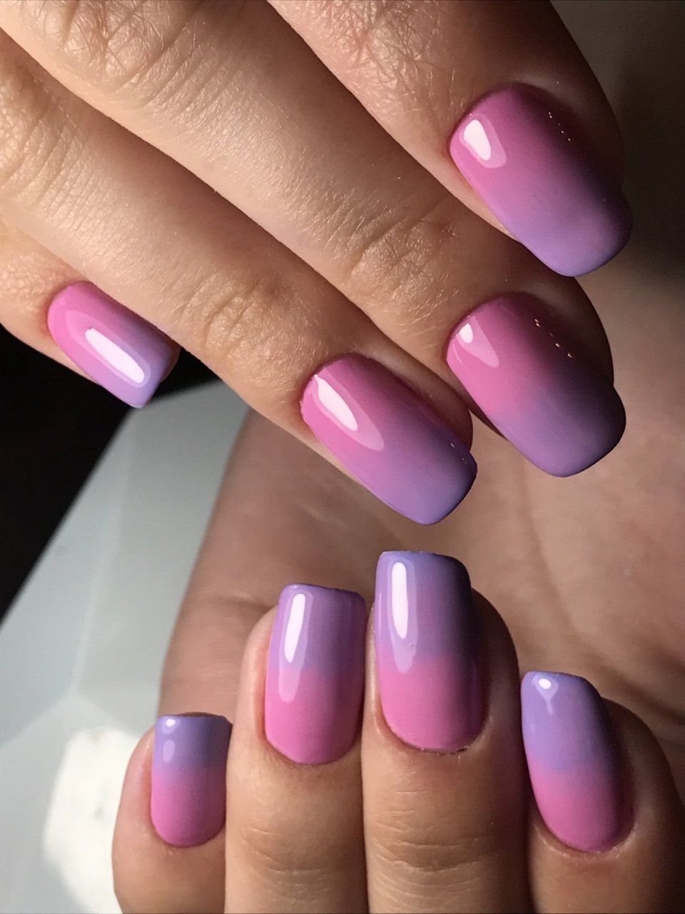 Розоофиолетовый маникюр
