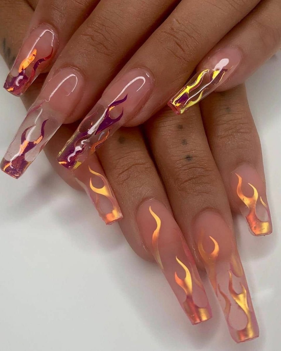 Маникюр пламя