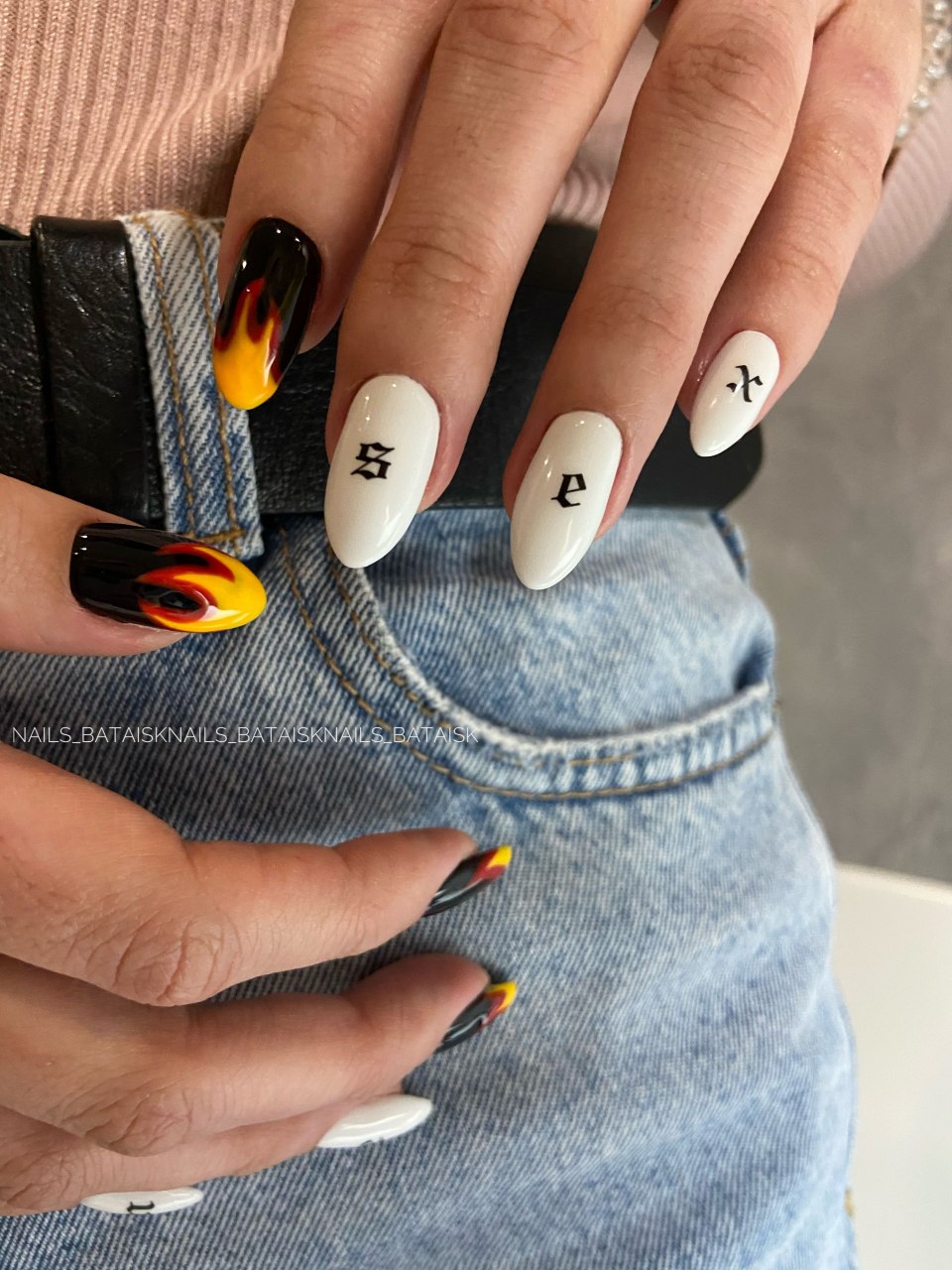 Маникюр на длинные острые ногти огонь