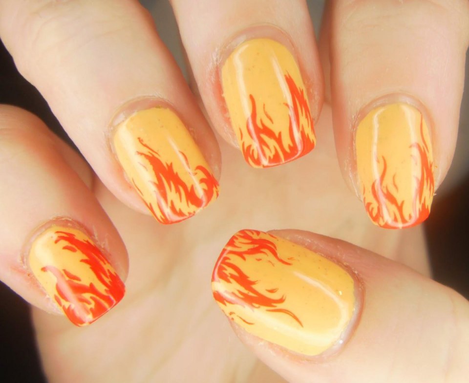 Маникюр языки пламени