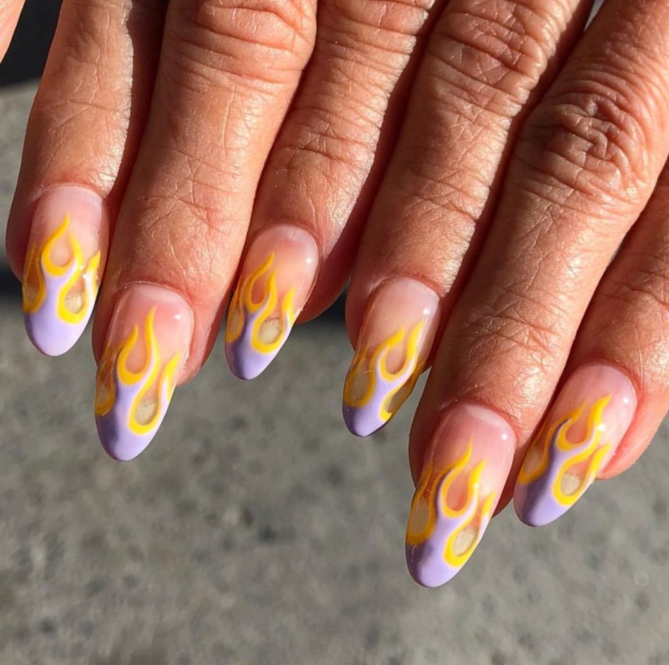 Маникюр на короткие ногти огонь