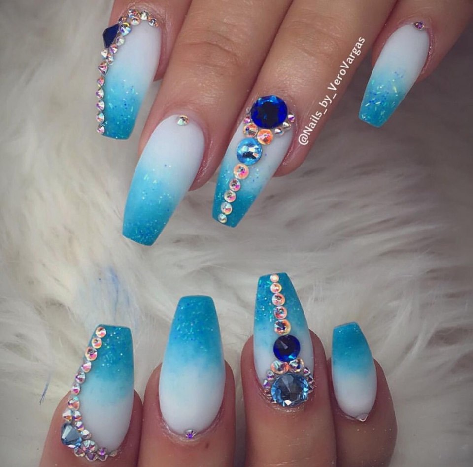 Зимний маникюр