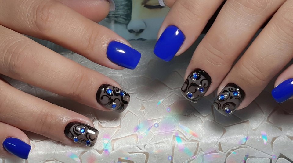 Французский маникюр в пастельных тонах