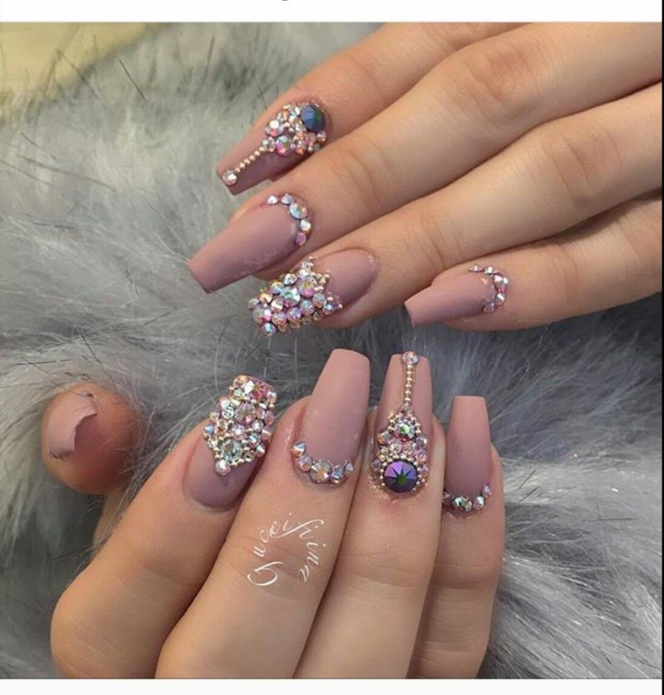 Белый френч с зелеными стразами