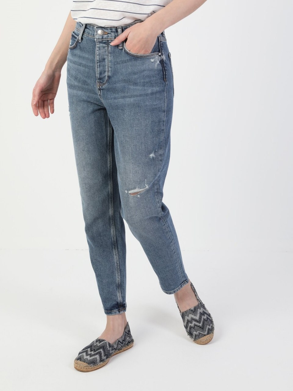 Джинсы mom Fit Zolla