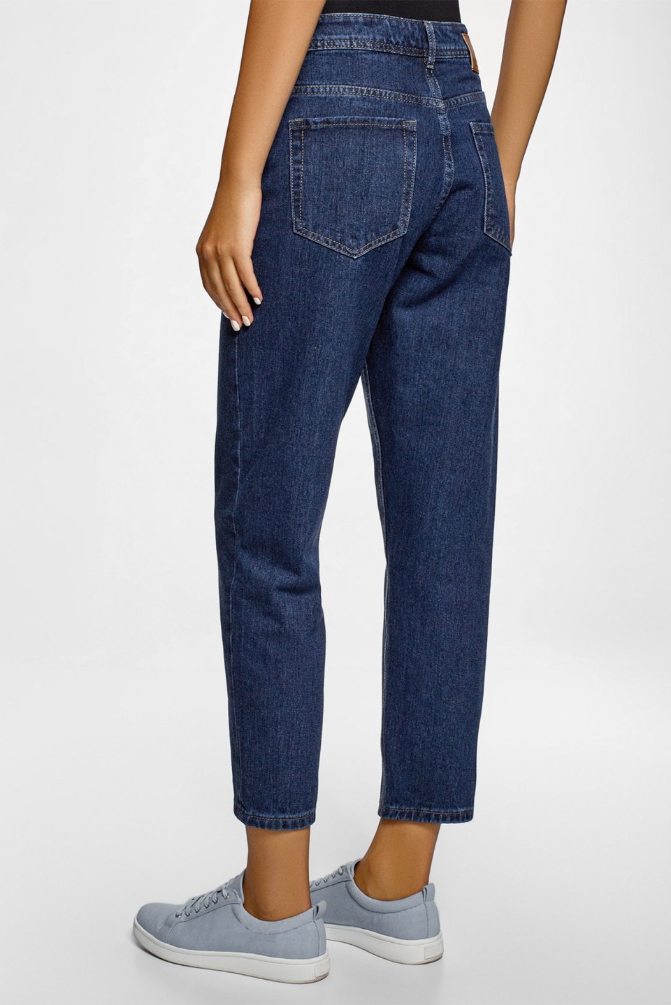 Джинсы силуэт мом фит