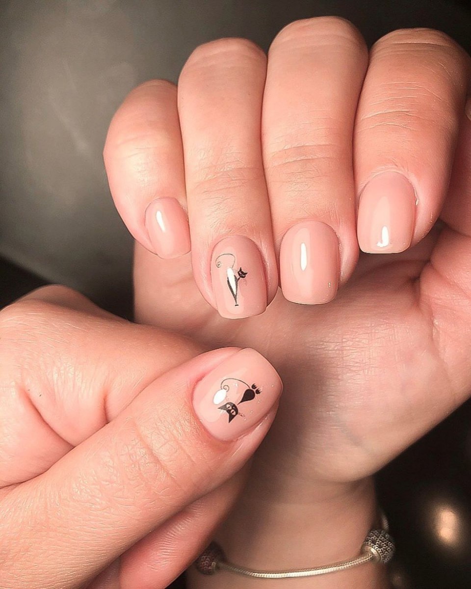 Французский маникюр с цветочками