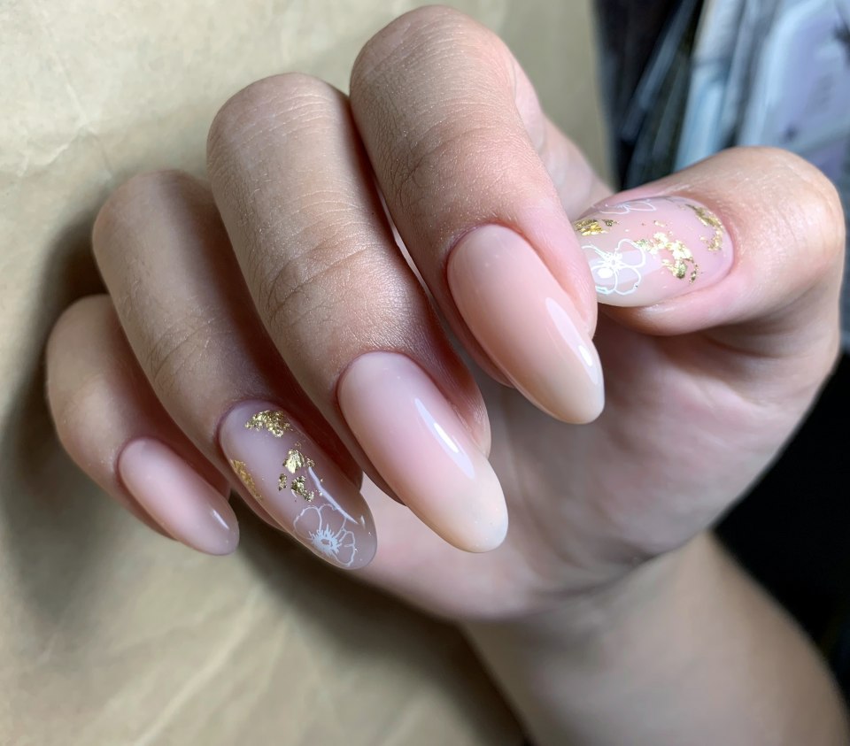 Маникюр нюдовый 2020 миндаль. Миндаль