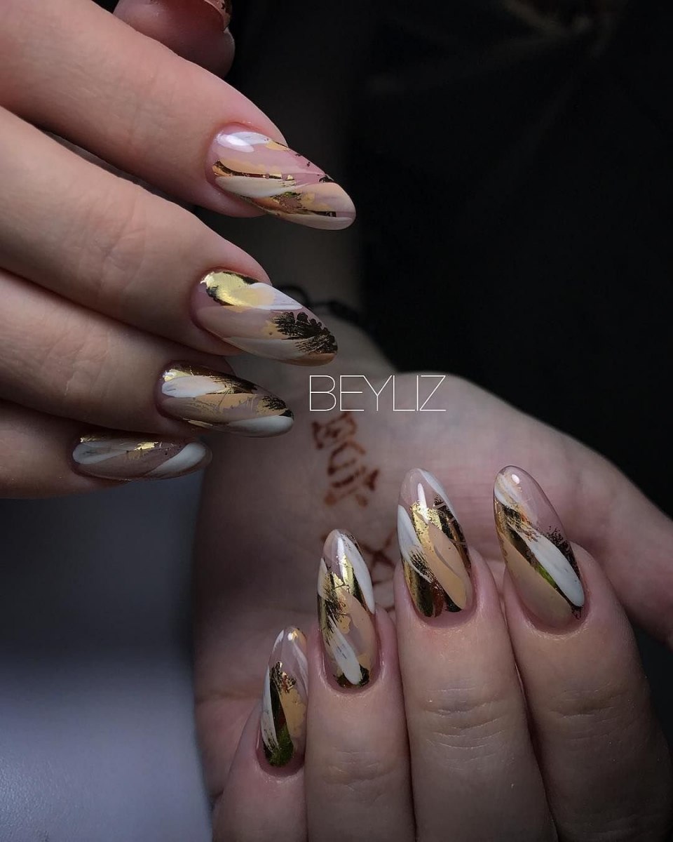 Осенний маникюр с фольгой