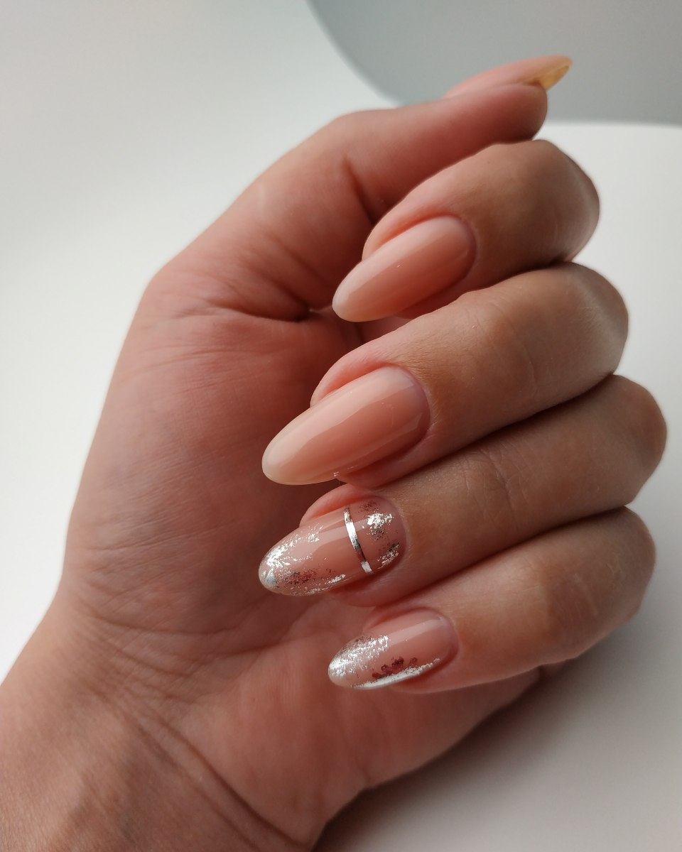 Нюдовый френч миндаль