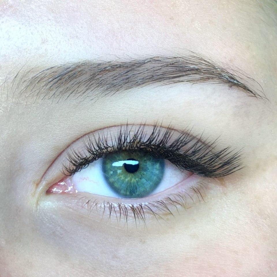 Наращивание ресниц классика Лисий эффект