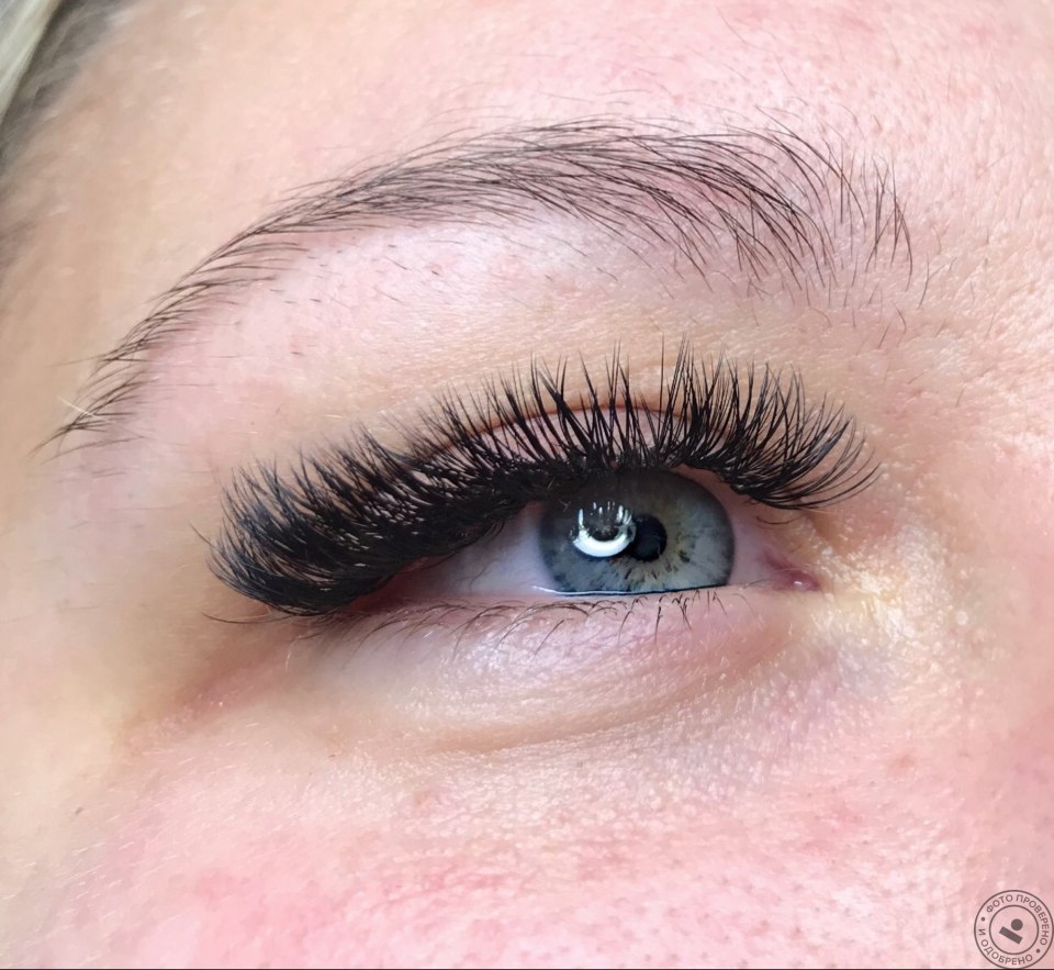 Нарощенные ресницы лиса