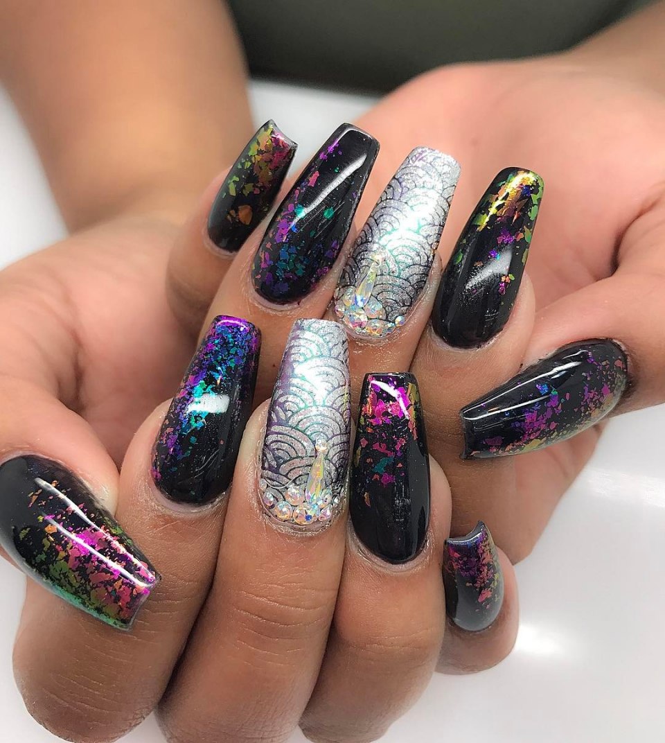 Пестрый маникюр