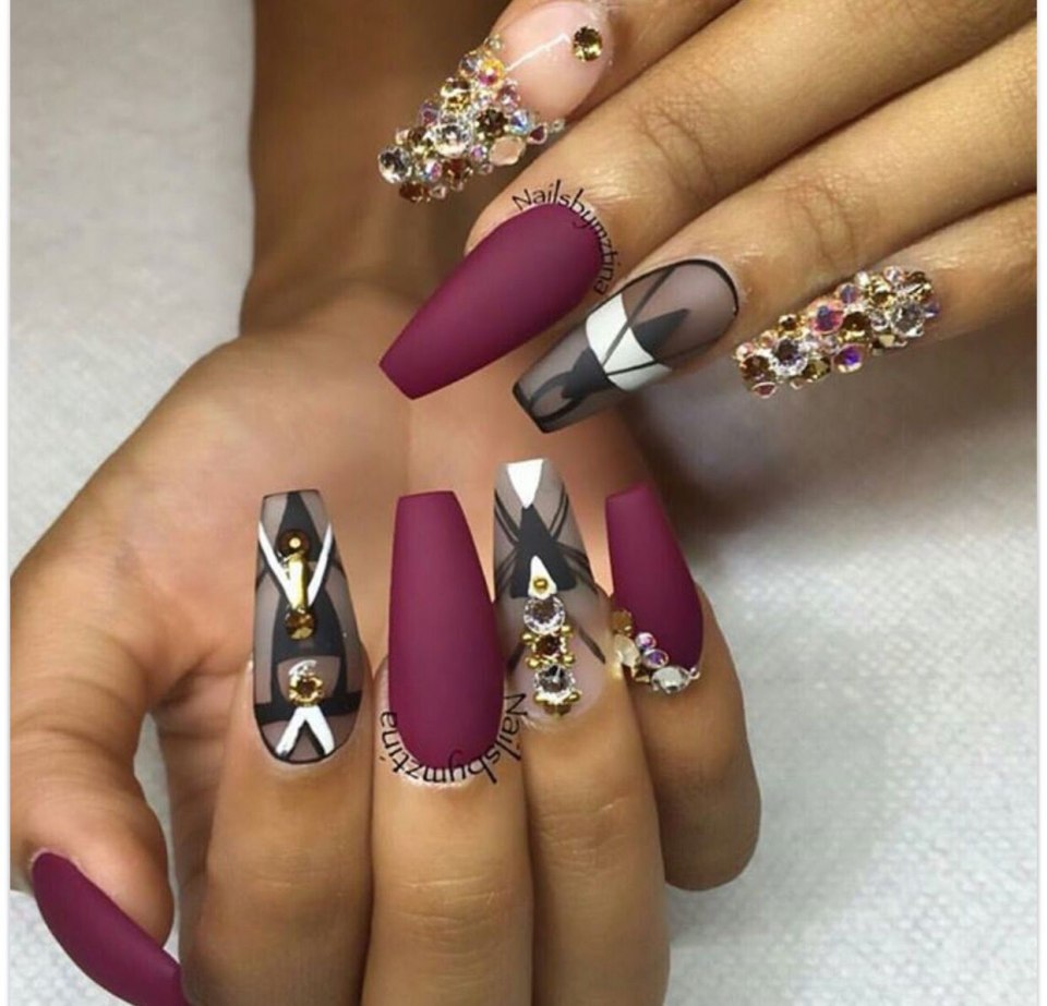 Богатый маникюр на длинные ногти