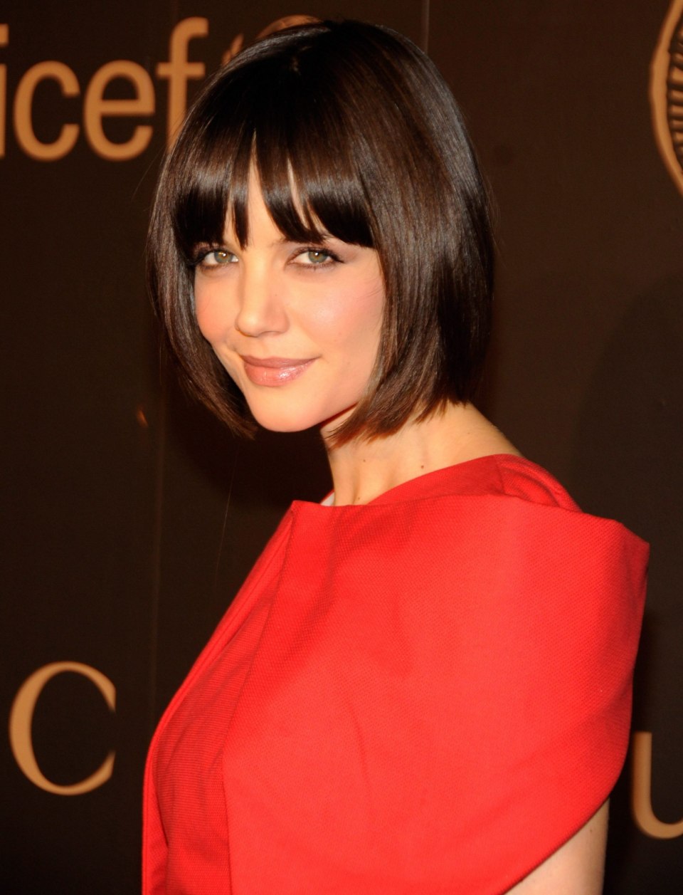 Кэти Холмс с каре и челкой