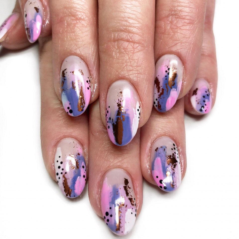 Маникюр на прозрачн основу