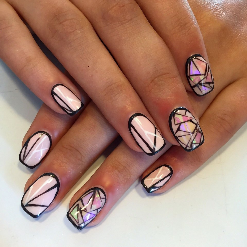 Геометрия на ногтях