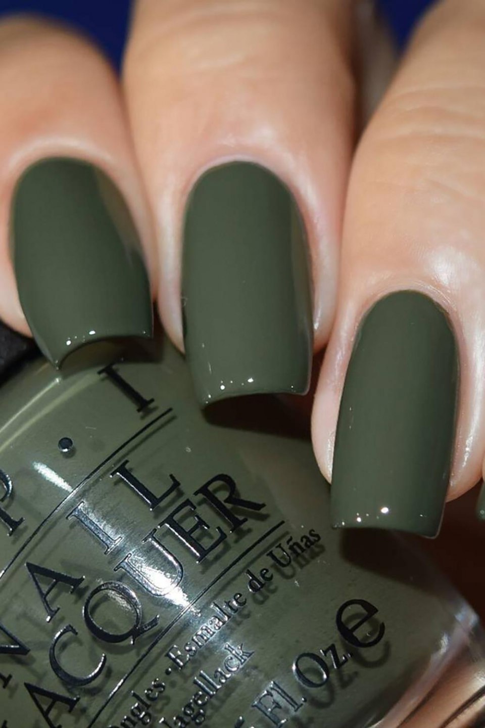 Маникюр оливкового цвета