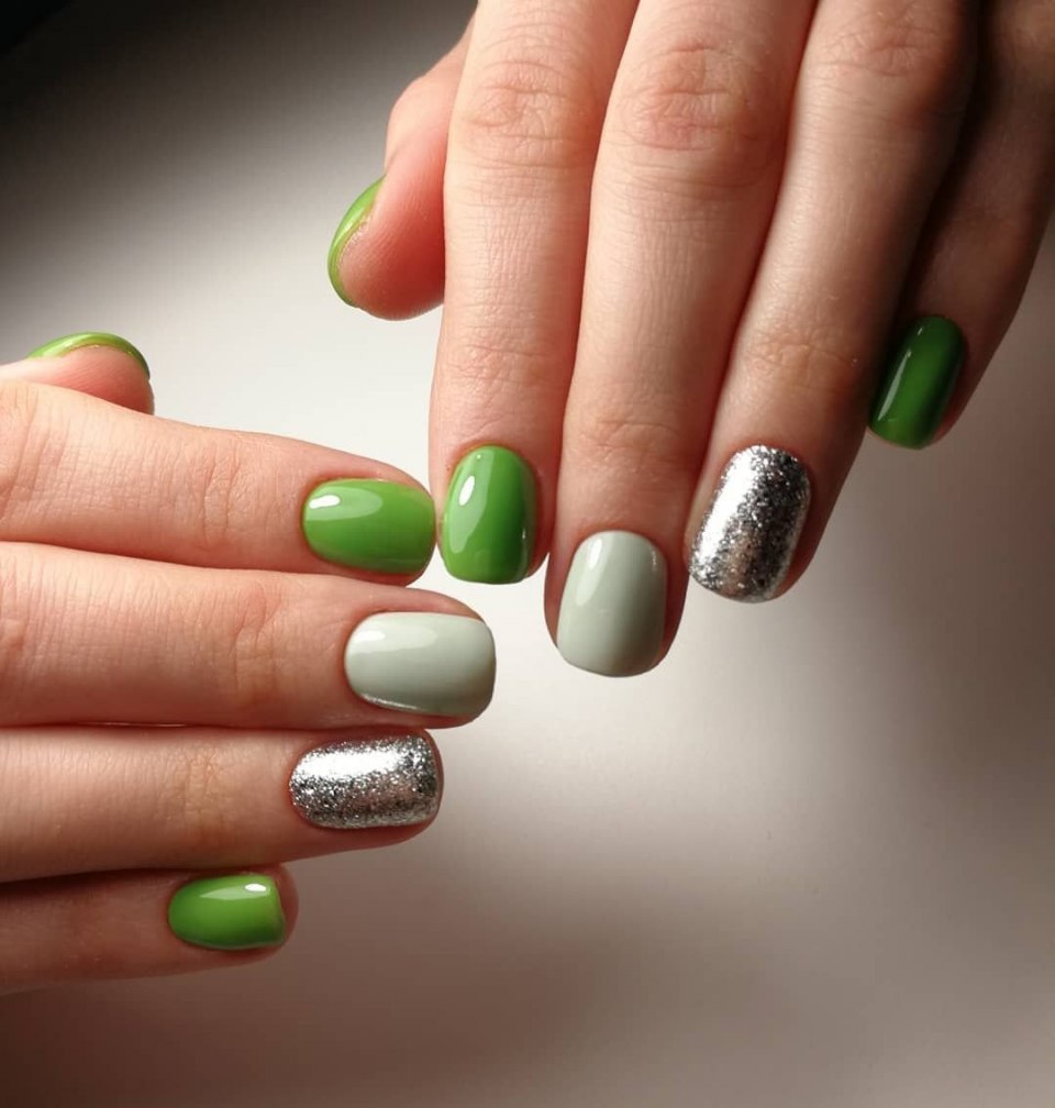 Маникюр зеленого цвета