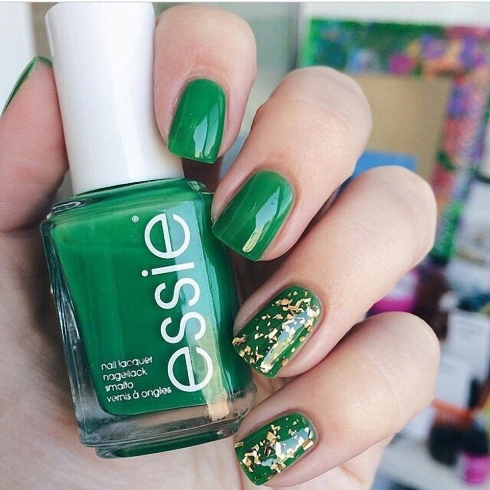 Маникюр на накладных ногтях фото